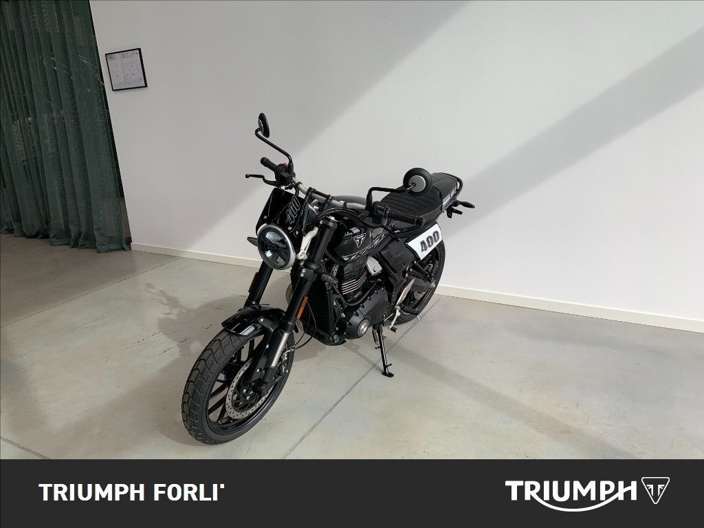 TRIUMPH Tracker 400 Phantom Black Abs